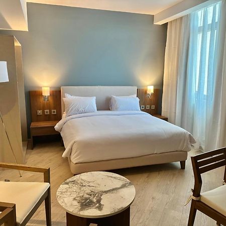 Phoenix Hotel & Wellness Sheikh Zayed City ภายนอก รูปภาพ