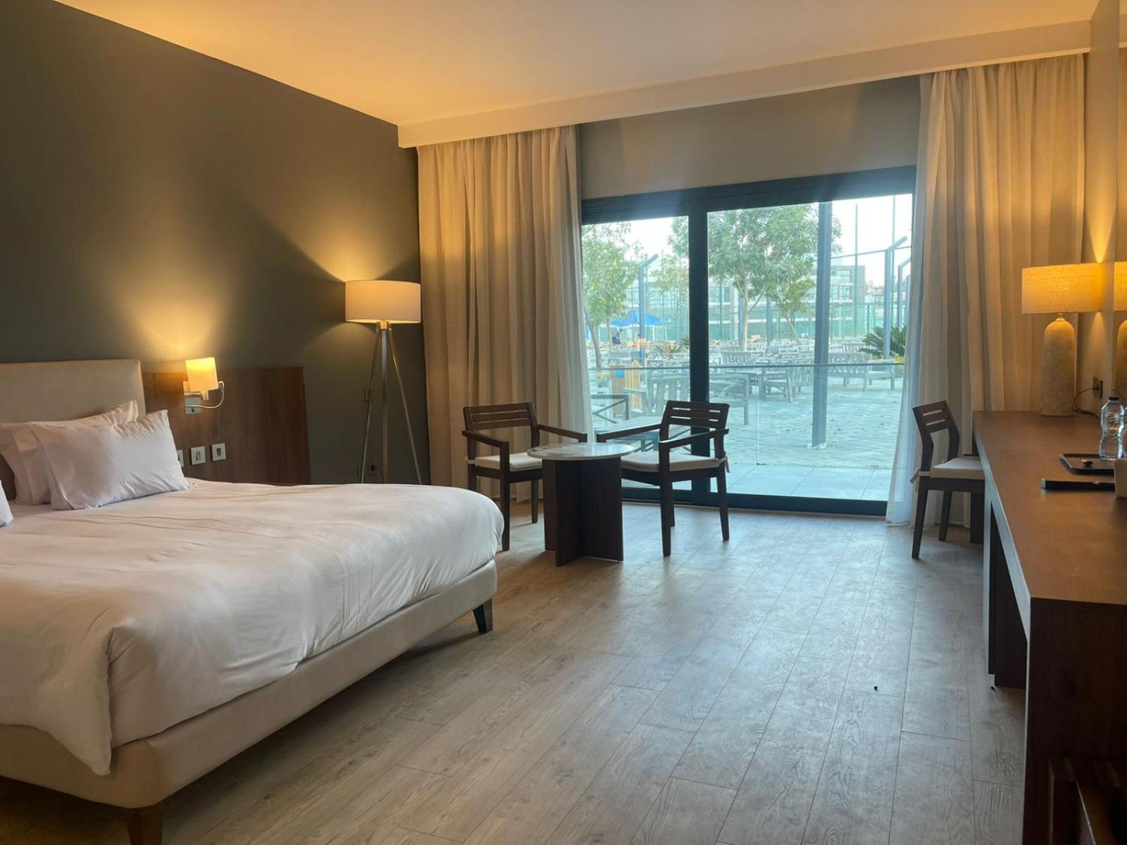 Phoenix Hotel & Wellness Sheikh Zayed City ภายนอก รูปภาพ
