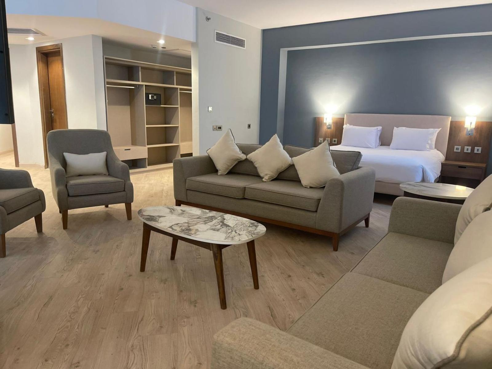 Phoenix Hotel & Wellness Sheikh Zayed City ภายนอก รูปภาพ
